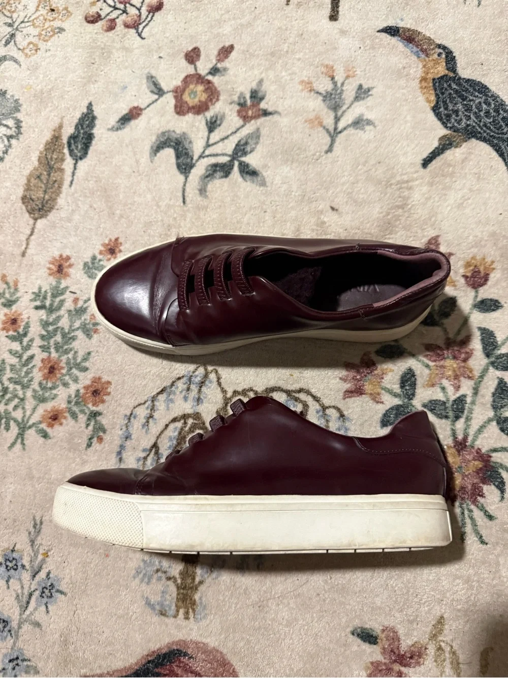 Vince bolton burgundy fashion letter sneakers size 5